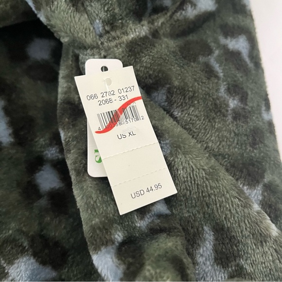 Aerie Green Cheetah Print Fleece Long Sleeve Loungewear Top - Picture 7 of 12